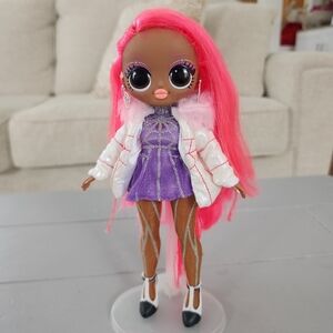 MGA LOL Surprise OMG Skate Boss Doll Pink AA Doll Ice Figure Skating